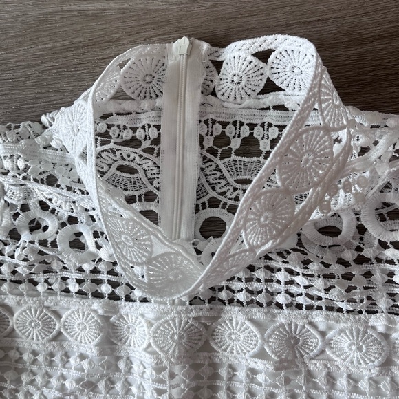 CROCHET LACE LONG SLEEVE DRESS - Picture 8 of 8